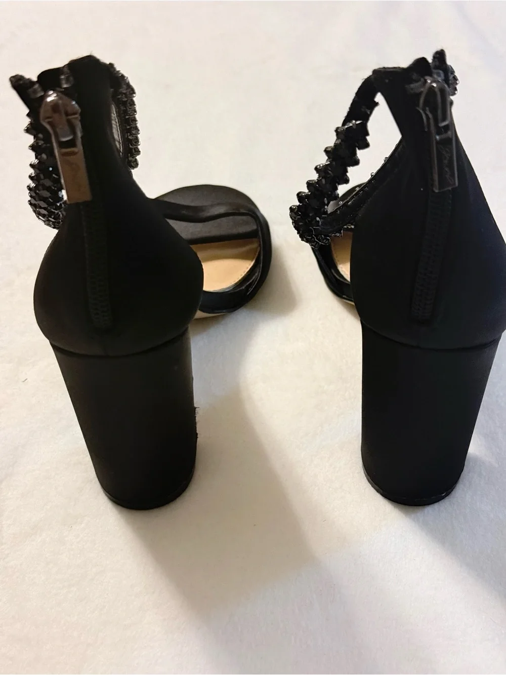 New Jewel Badgley Mischka Louise Peep-Toe Block Heel. Black. Size 8.